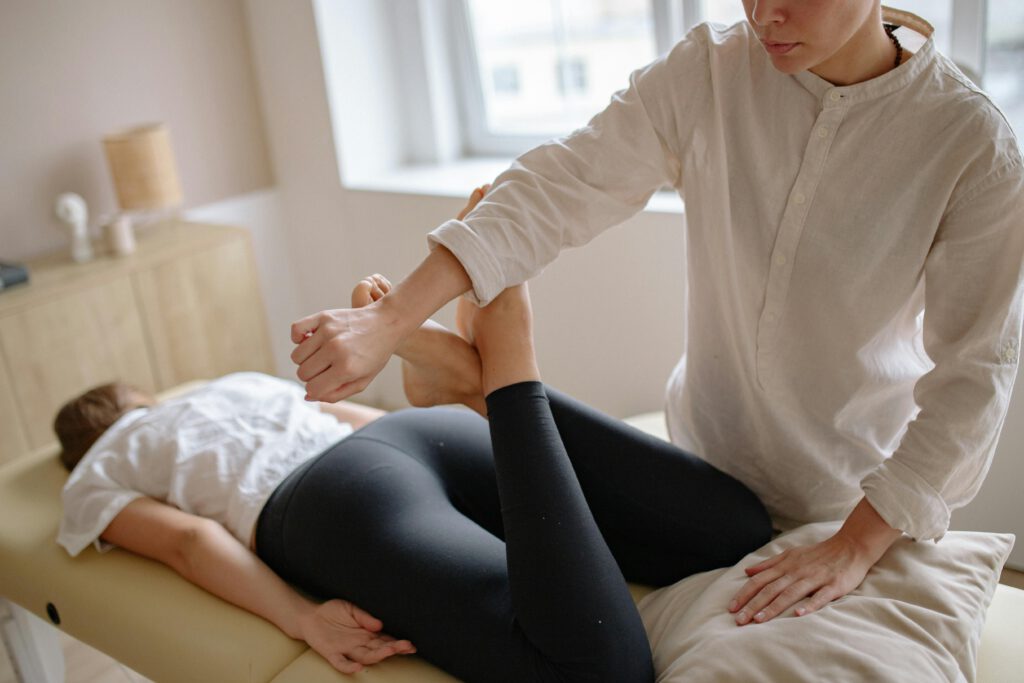 Osteopatía - Es un enfoque manual que busca comprender qué está ocurriendo en el cuerpo y cómo se está expresando el dolor. | Osteopatía, Quiromasaje, Mindfulness | Cristina Villegas Henríquez - 9
